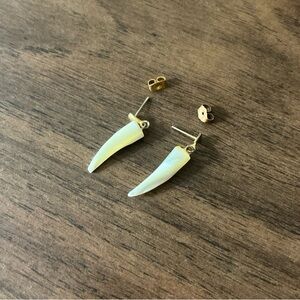 Gold fang Women's Earrings
